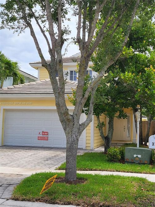 379 Ne 34th Ave, Homestead, FL, 33033-7139 | Card Image