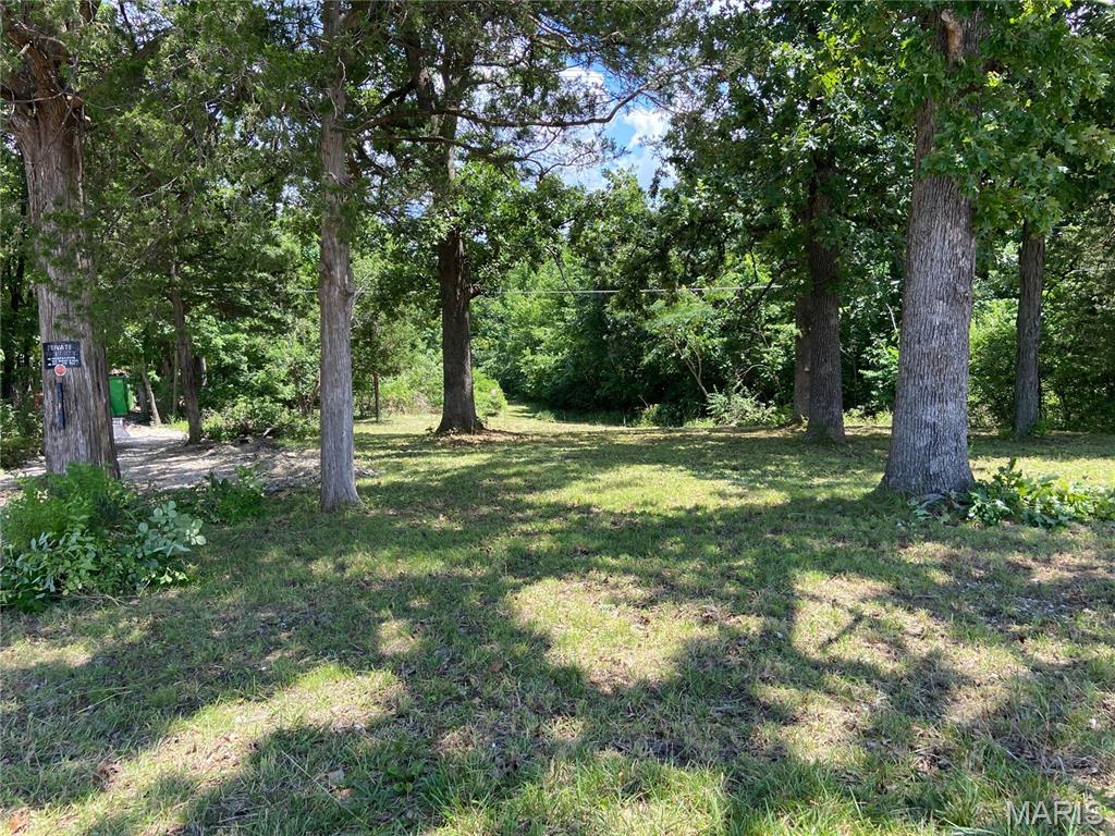 Land in De Soto