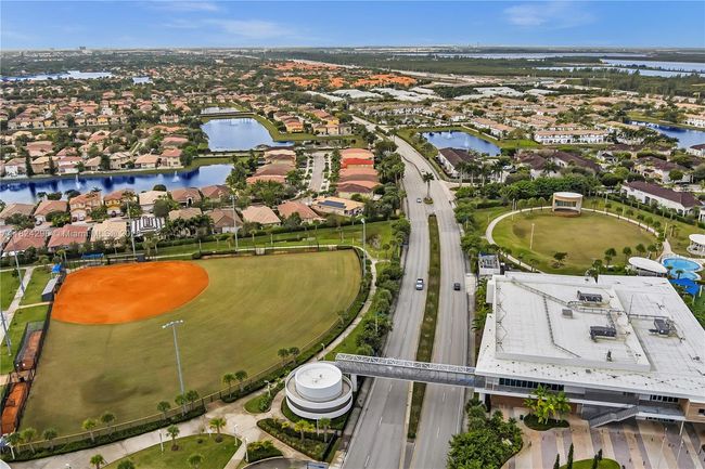 APT-209 - 11401 Nw 89 Th St, Home with 2 bedrooms, 3 bathrooms and null parking in Doral FL | Image 36