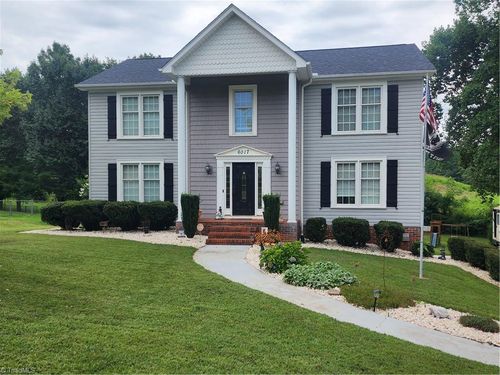 6017 Woods Edge Ln, Kernersville, NC, 27284-8322 | Card Image