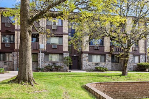 g12-252 N Main St, Spring Valley, NY, 10977-4027 | Card Image