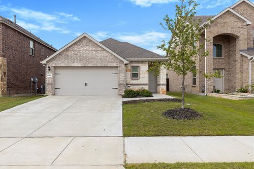 3916 Oak Creek Cir, Denison, TX, 75020-8002 | Card Image