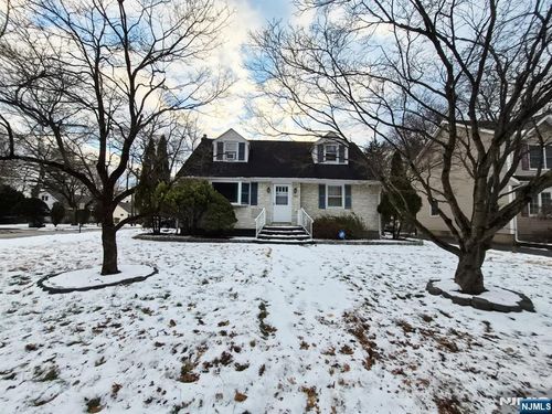 596 Grove St, Ridgewood, NJ, 07450-5429 | Card Image