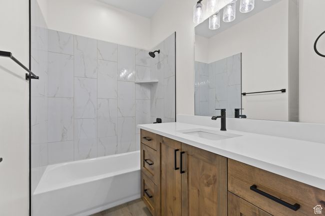 Full bath with vanity and shower / tub combination | Image 29