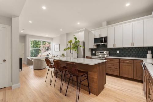 apt-3-587 E Broadway, Boston, MA, 02127-4474 | Card Image