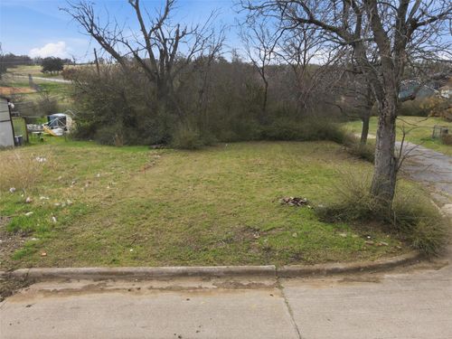 1060 E Oleander St, Fort Worth, TX, 76104 | Card Image