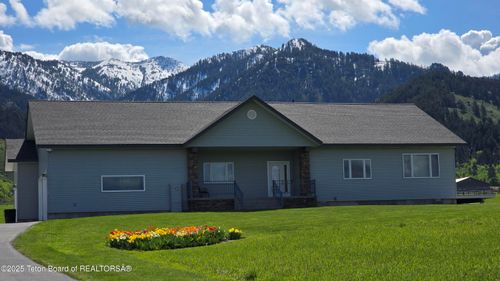 872 Saddle Dr, Etna, WY, 83118 | Card Image