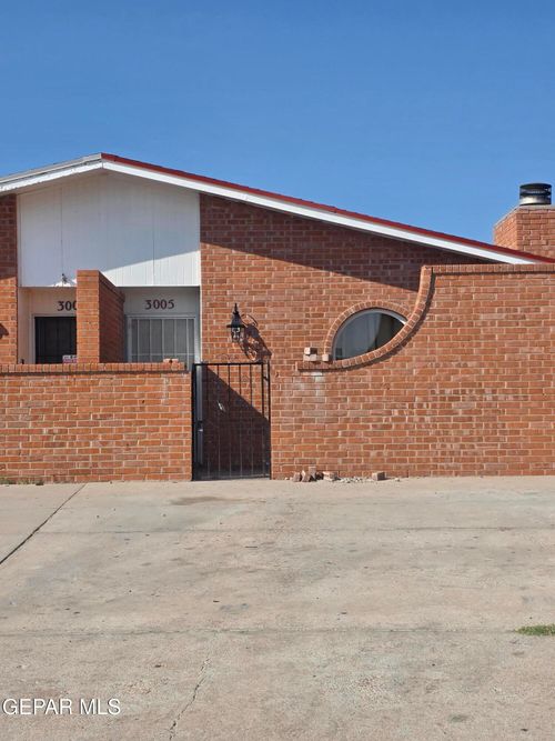 3005 Barkarian Pl, El Paso, TX, 79936-2053 | Card Image