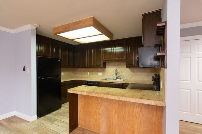 Kitchen and Breakfast Bar | Image 7