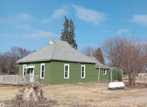 302 S High St, Delta, IA, 52550-1094 | Card Image