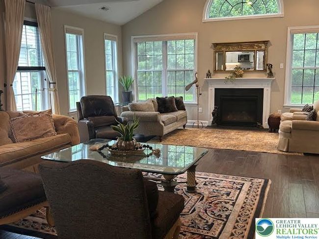 1051 Resolution Dr, House other with 3 bedrooms, 3 bathrooms and null parking in Bethlehem PA | Image 16