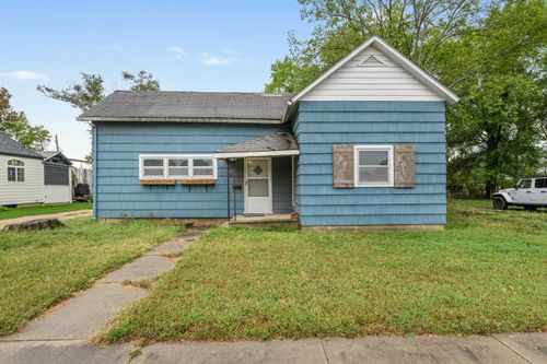 227 Main St, Augusta, KS, 67010-1218 | Card Image