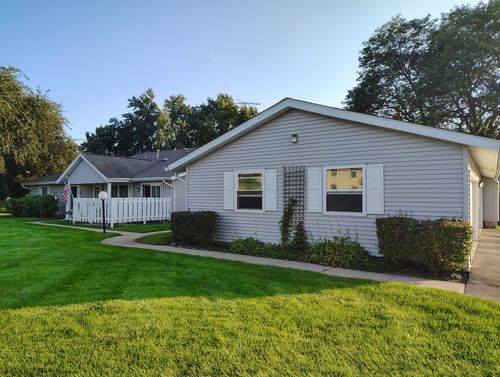 c-5205 Woodmar Ct, McHenry, IL, 60050-5070 | Card Image