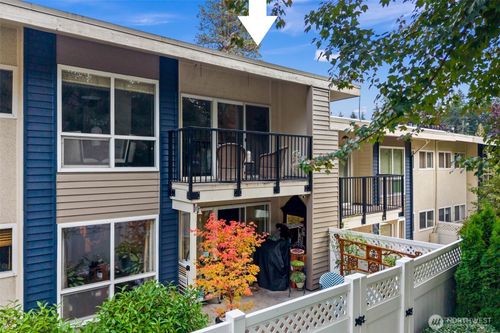 a207-811 126th Pl Ne, Bellevue, WA, 98005-3232 | Card Image
