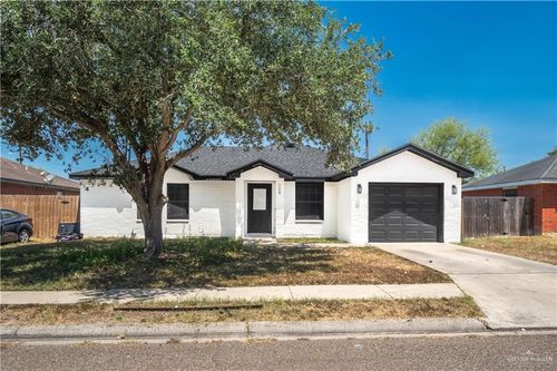 104 E 16th St, San Juan, TX, 78589-2512 | Card Image