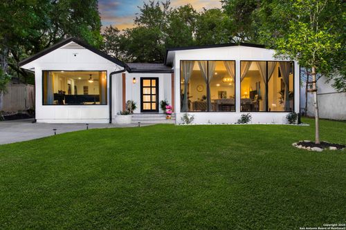 423 College Blvd, Alamo Heights, TX, 78209-4520 | Card Image