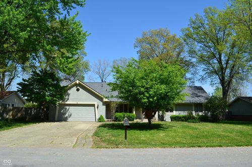 931 Beech Dr, Greenwood, IN, 46142-4156 | Card Image