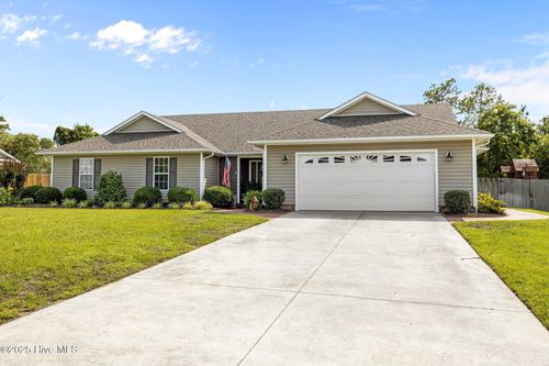 111 Tifton Cir, Cape Carteret, NC, 28584-8967 | Card Image