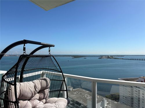 ts307-218 Se 14th St, Miami, FL, 33131-3325 | Card Image