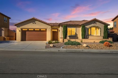 35211 Lantern Light Dr, Winchester, CA, 92596-8428 | Card Image