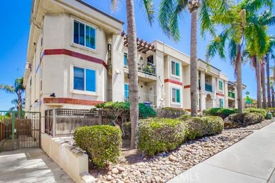 206 - Mentone Street, Condo with 2 bedrooms, 2 bathrooms and 1 parking in San Diego CA | Image 3