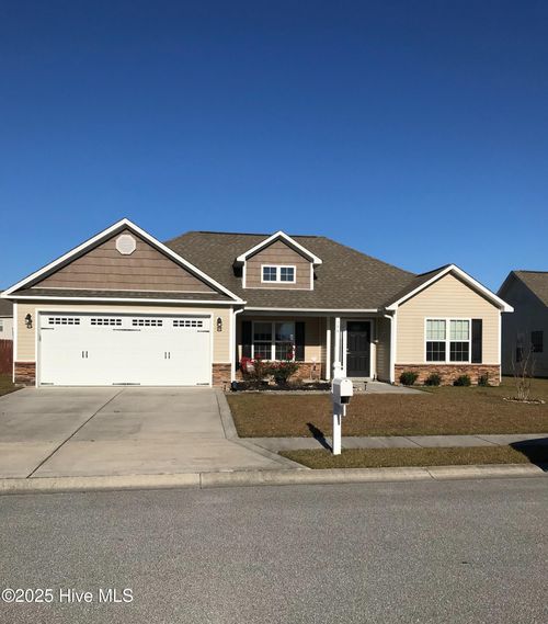 754 Radiant Dr, Jacksonville, NC, 28546-8425 | Card Image