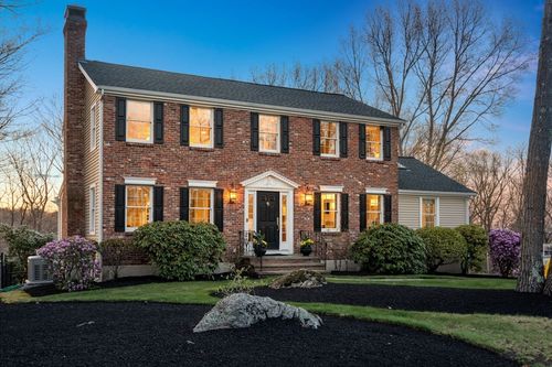 134 Candlewood Dr, Waltham, MA, 02451-1303 | Card Image