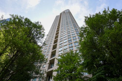 1702-345 N La Salle Dr, Chicago, IL, 60654 | Card Image