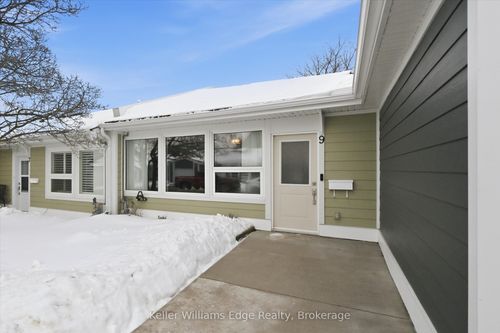 9 Gates Lane, Hamilton, ON, L9B1T8 | Card Image