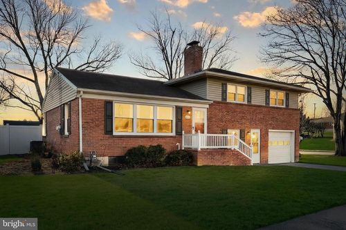 102 Pine Springs Blvd, YORK, PA, 17408-6237 | Card Image