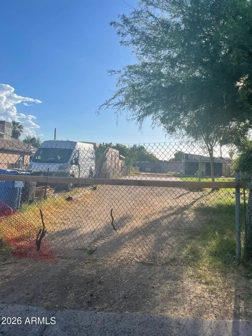 1140 N 32nd Avenue, Phoenix, AZ, 85009 | Card Image