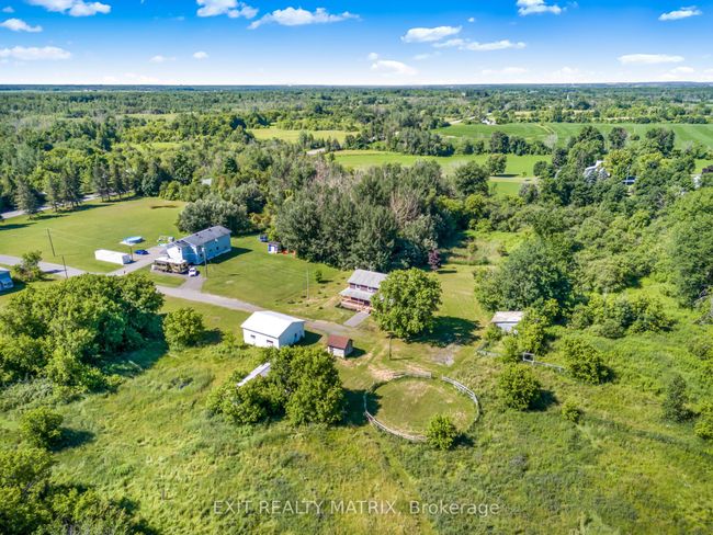 19285B County Rd, House other with 4 bedrooms, 2 bathrooms and 8 parking in Dunvegan ON | Image 9