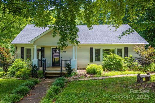 107 Burke Dr, Morganton, NC, 28655-5304 | Card Image