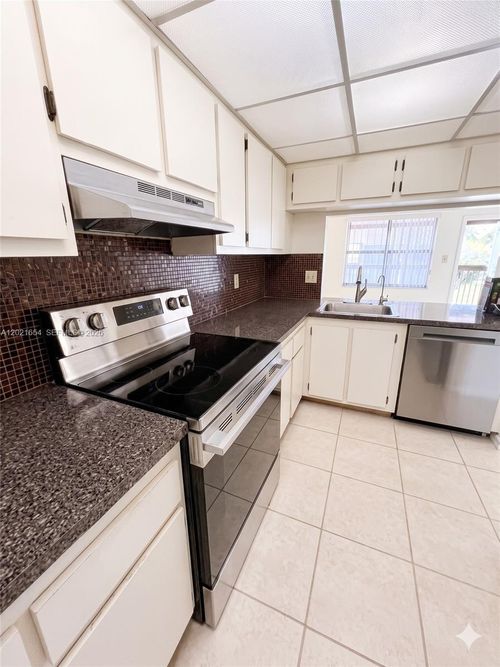 204-10038 Winding Lake Rd, Sunrise, FL, 33351-5841 | Card Image