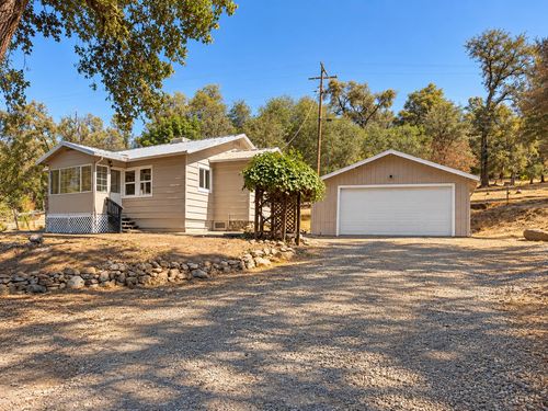 19695 Serrano Rd, Sonora, CA, 95370-9238 | Card Image