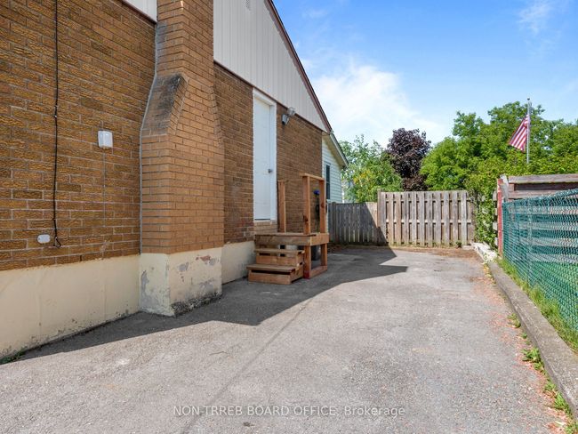 7361 Merritt Ave, House other with 3 bedrooms, 2 bathrooms and 3 parking in Niagara Falls ON | Image 13
