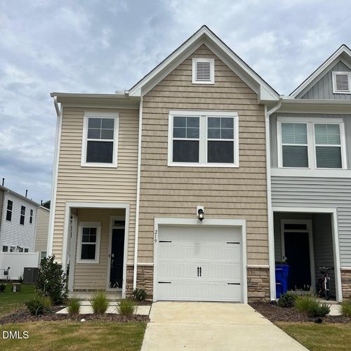 219 Paramount Dr, Smithfield, NC, 27577-3555 | Card Image