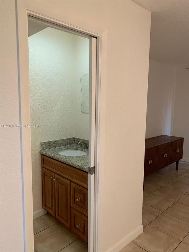 4123 - 4123 Ne 21 St Ter, Townhouse with 1 bedrooms, 2 bathrooms and null parking in Lighthouse Point FL | Image 8