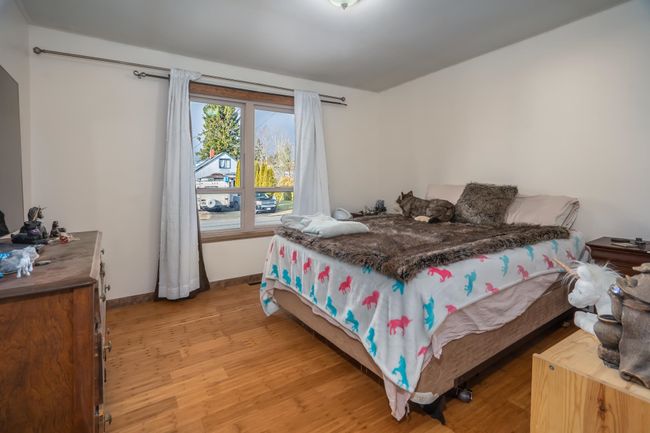 7582 Dunsmuir Street, House other with 3 bedrooms, 1 bathrooms and 4 parking in Mission BC | Image 3