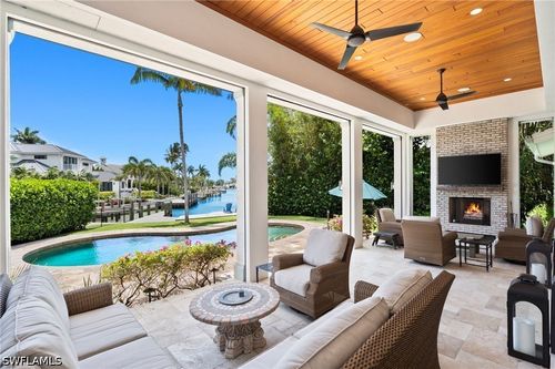 2201 Beacon Ln, NAPLES, FL, 34103-4717 | Card Image