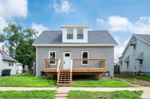 627 Ann Eliza St, Pekin, IL, 61554-3335 | Card Image