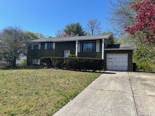 199 Ridge Road, Babylon, NY, 11798 | Card Image
