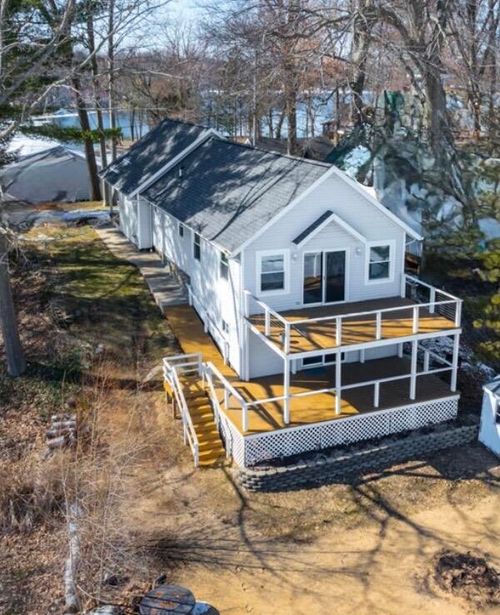 11309 Sunset Point Dr, Plainwell, MI, 49080-9209 | Card Image