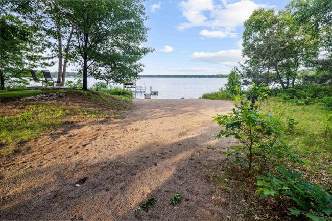 175 ft of level sand beach | Image 4