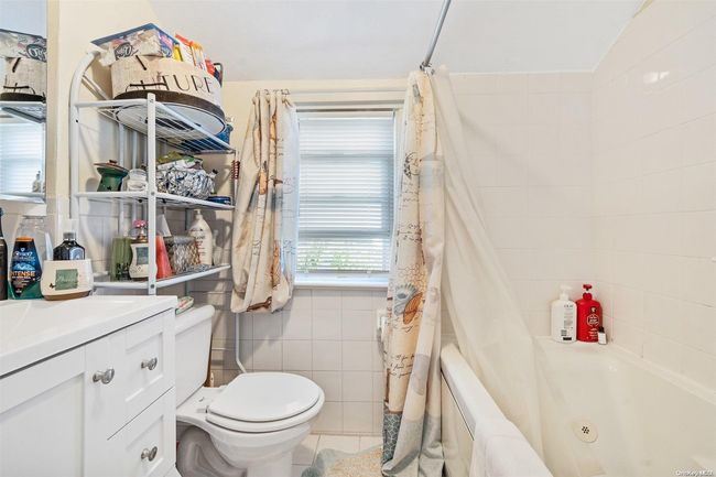 48 Davis St, House other with 3 bedrooms, 2 bathrooms and null parking in Freeport NY | Image 12