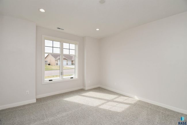 8623 W Shoreline Pl, Townhouse with 3 bedrooms, 3 bathrooms and null parking in Sioux Falls SD | Image 5