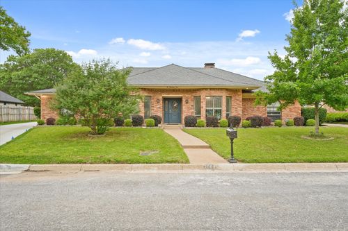 2004 Lake Country Dr, Arlington, TX, 76012-5711 | Card Image