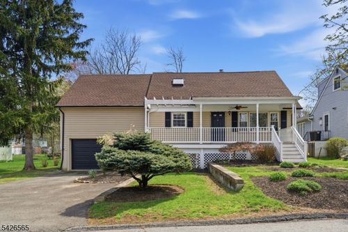 54 Richwood Pl, Denville, NJ, 07834-2624 | Card Image