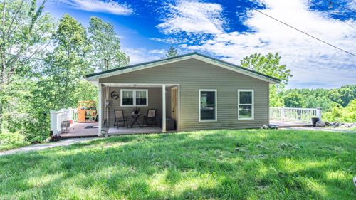 8133 Big Woods Rd, Metamora, IN, 47030-9701 | Card Image