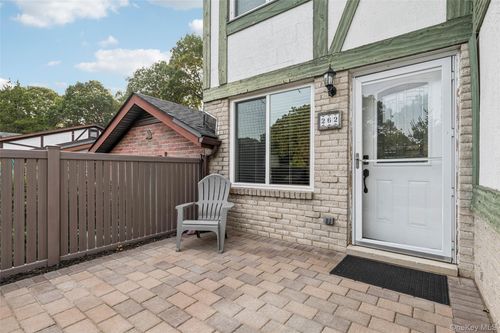 262 Brettonwoods Dr, Coram, NY, 11727-3605 | Card Image
